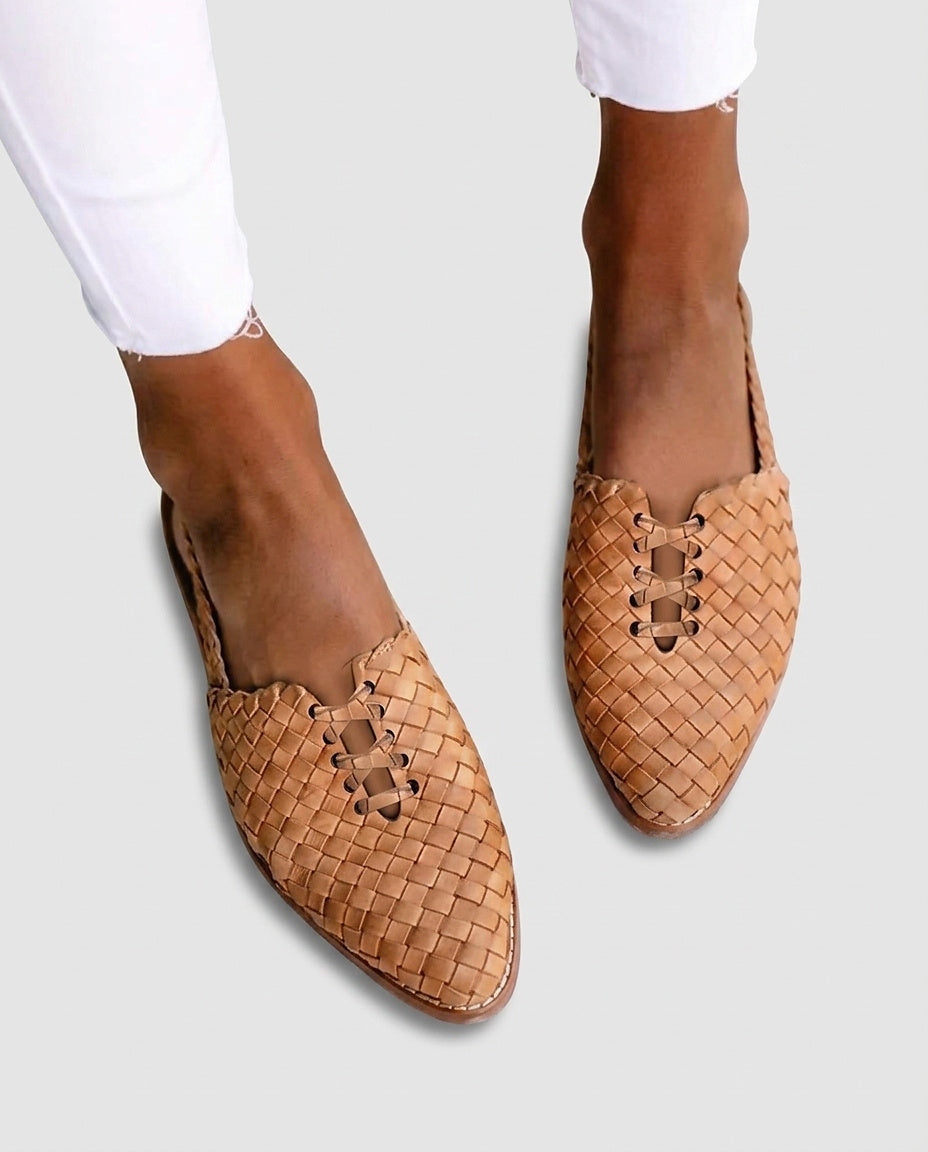 Women’s Pointed-Toe Flat Sandals - Front [Lystr 6a97f0639d089b0402618c39:front]