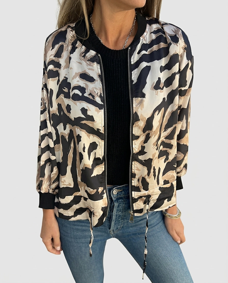 Women’s Jacket with Abstract Pattern and Zipper - Front [Lystr 6a9951daa8cadf9640df20cd:front]