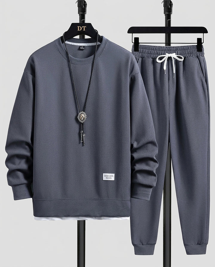 Men | Sporty set with minimalist design - Front [Lystr 6a996871ab5f8d91f4cef6c7:front]