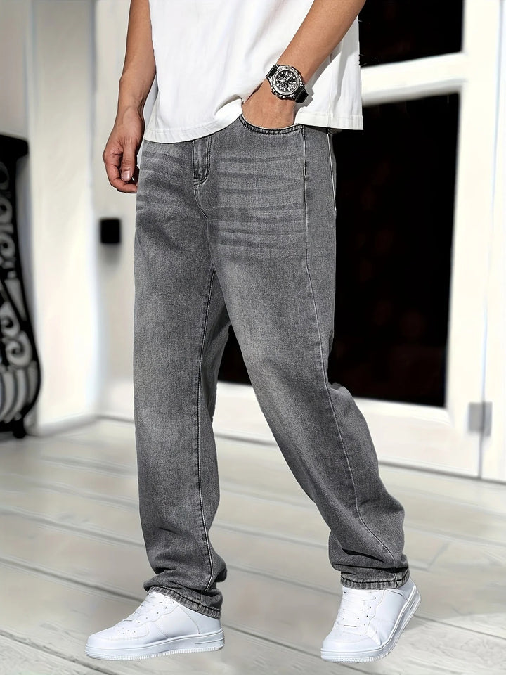 Men’s Straight-Leg Jeans