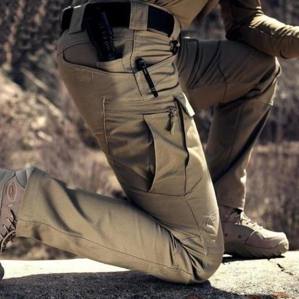 Men’s Straight-Leg Cargo Pants
