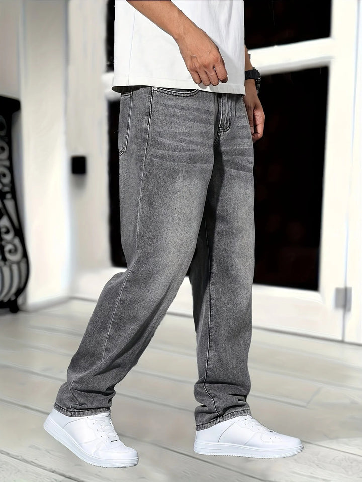 Men’s Straight-Leg Jeans