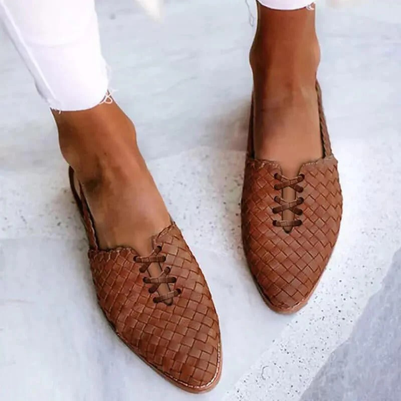 Women’s Pointed-Toe Flat Sandals