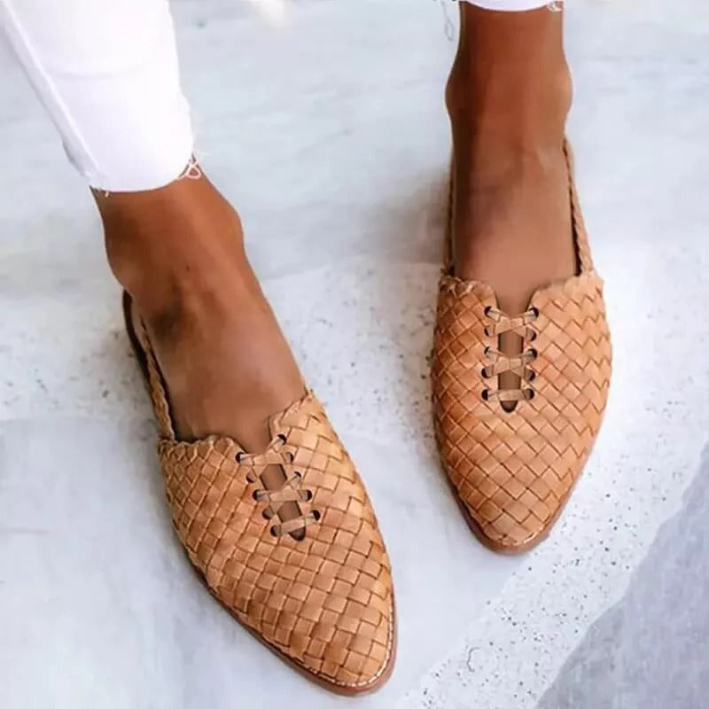 Women’s Pointed-Toe Flat Sandals