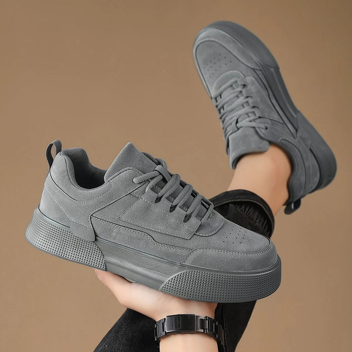 Men’s Lace-Up Low-Top Sneakers