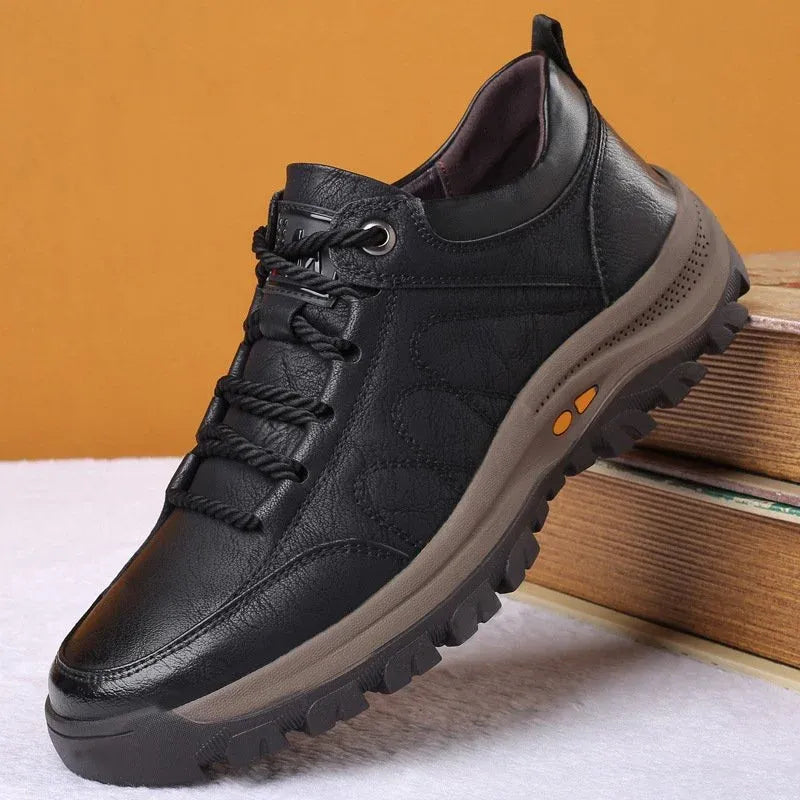 Men’s Low-Top Shoes with Corded Laces