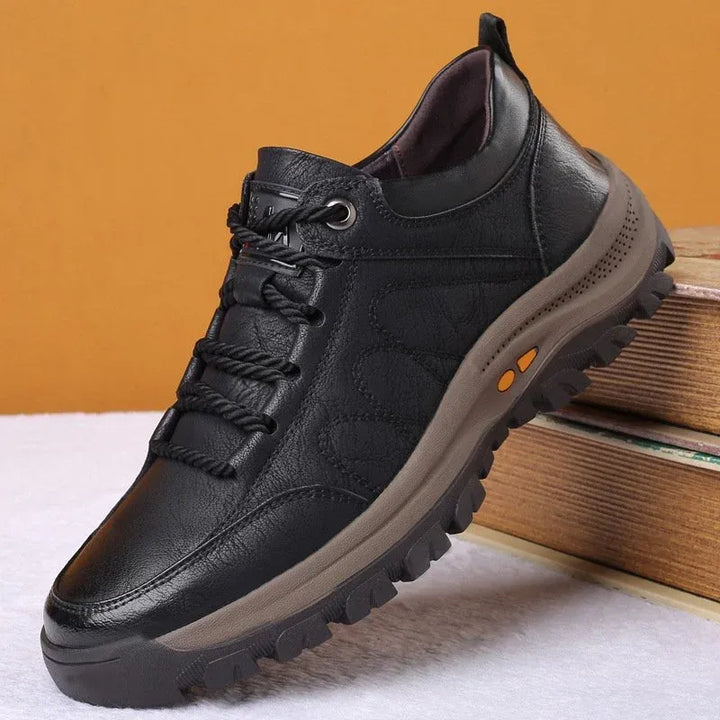 Men’s Low-Top Shoes with Corded Laces