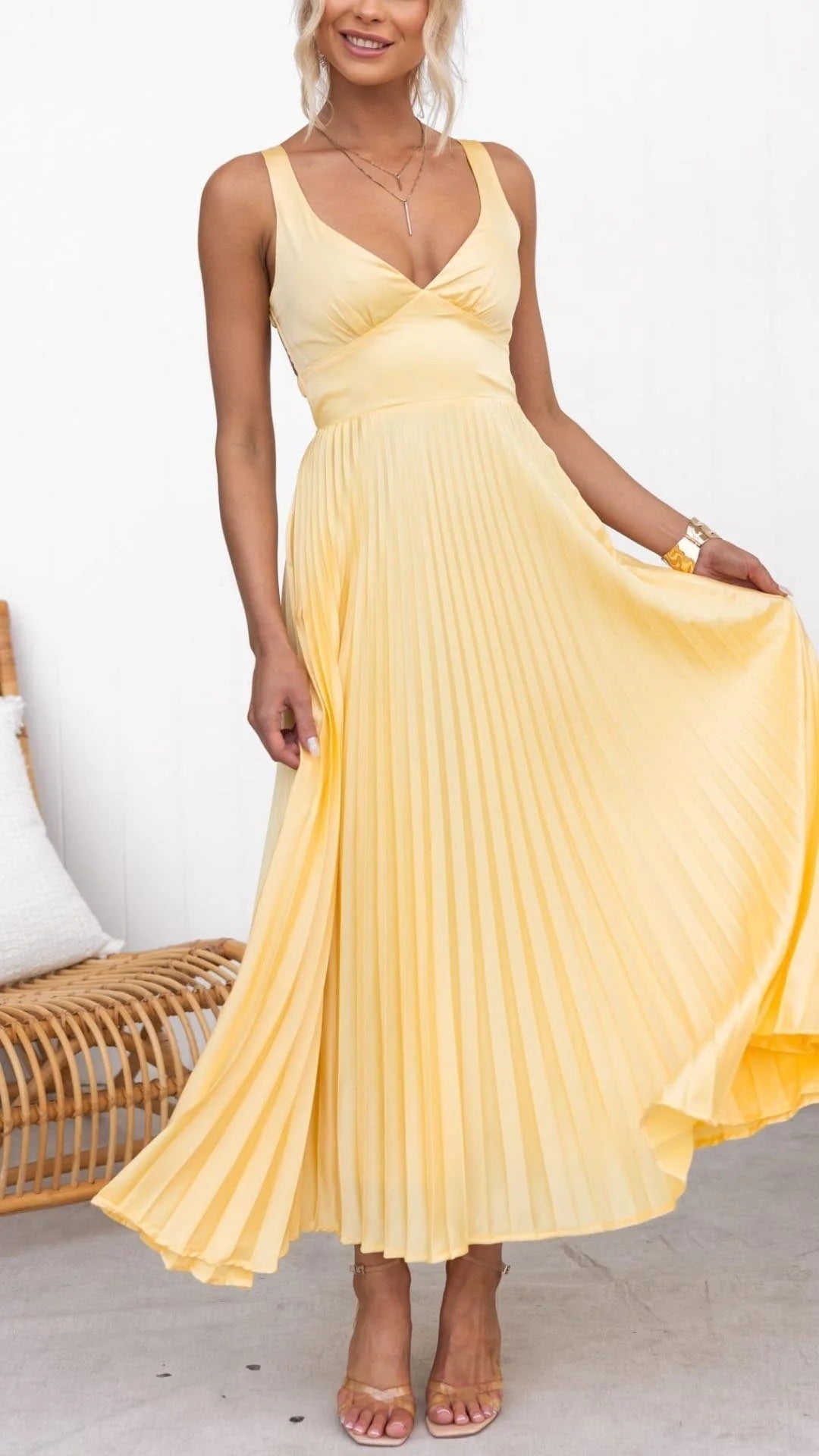 Women's Open-Back Maxi Dress with Pleated Skirt