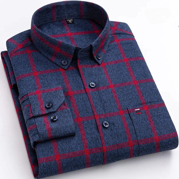 Men | Checkered shirt with simple cut and button closure