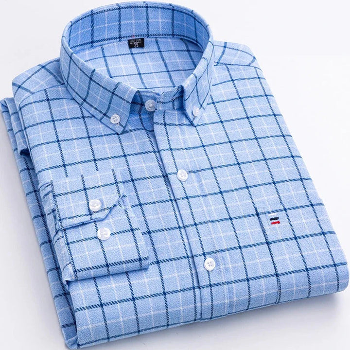 Men | Checkered shirt with simple cut and button closure