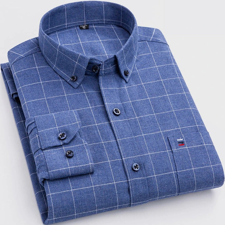 Men | Checkered shirt with simple cut and button closure