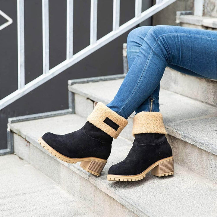 Women’s Boots with Textured Lining