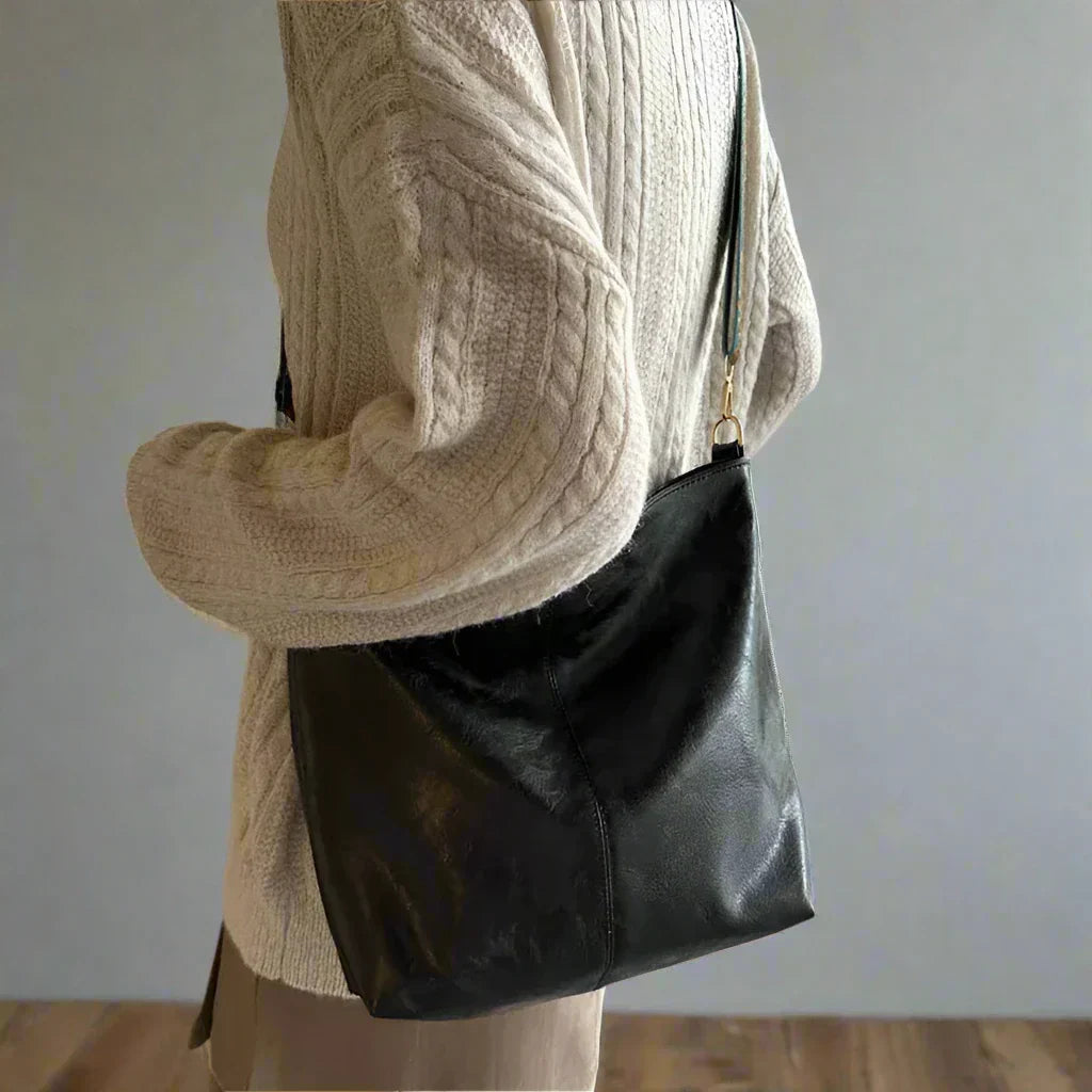 Women | Vintage shoulder bag with adjustable strap
